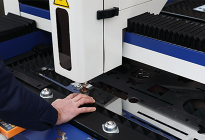 高精密激光平面切割机